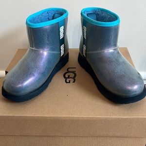 UGG Big Burls Size 5 classic clear mini boot